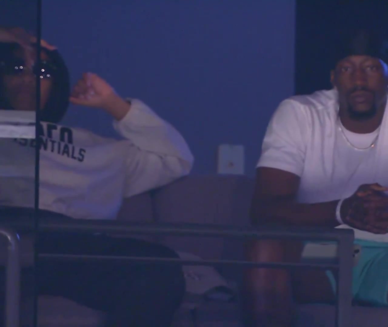 🙈没官宣的真情侣！阿德巴约与WNBA现役第一人包厢看球